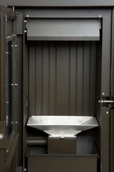 Estufa de pellet canalizable BIO+ 10kw negro